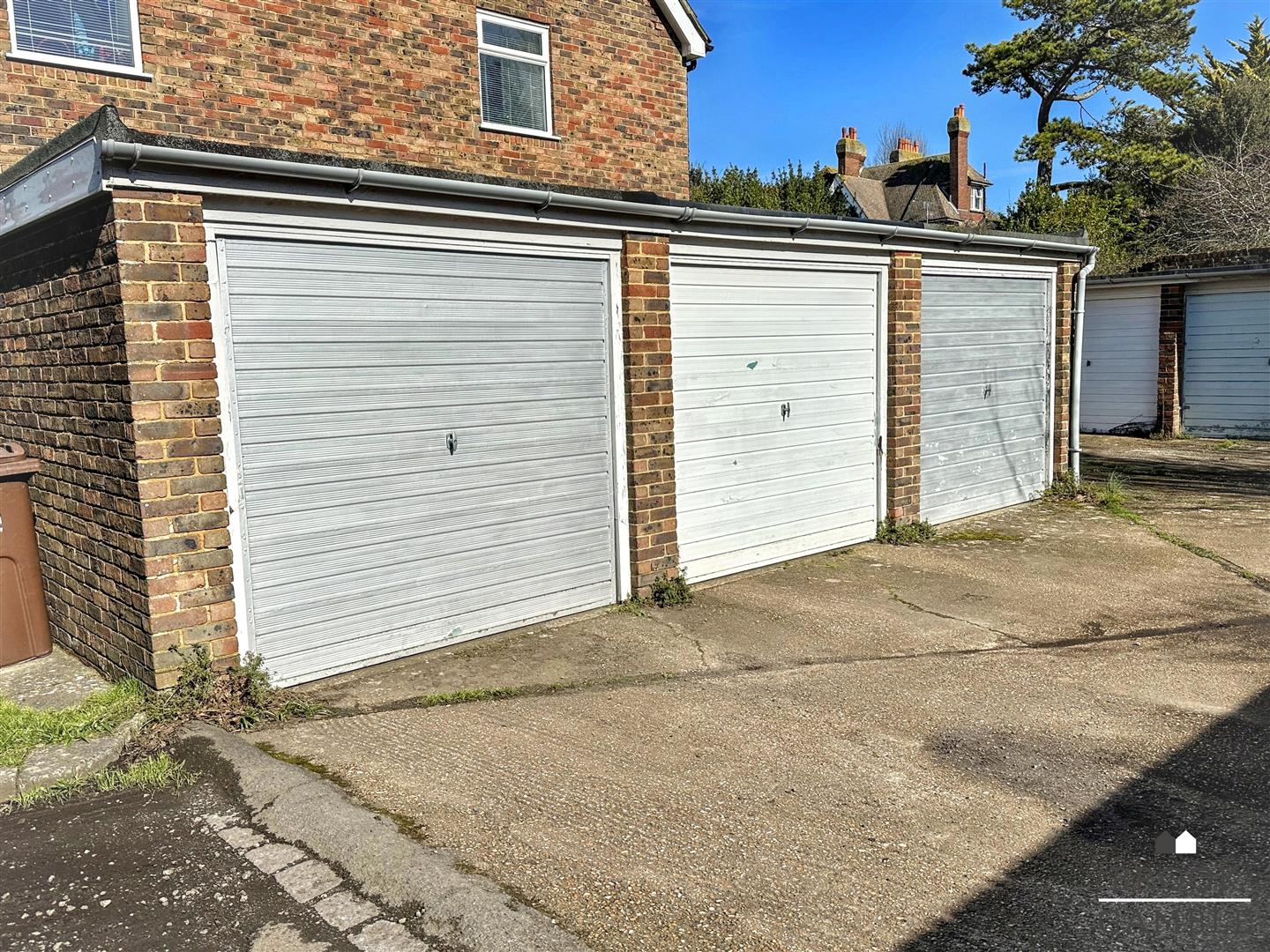 3 Bedroom House. Grassington Road in Eastbourne,  20